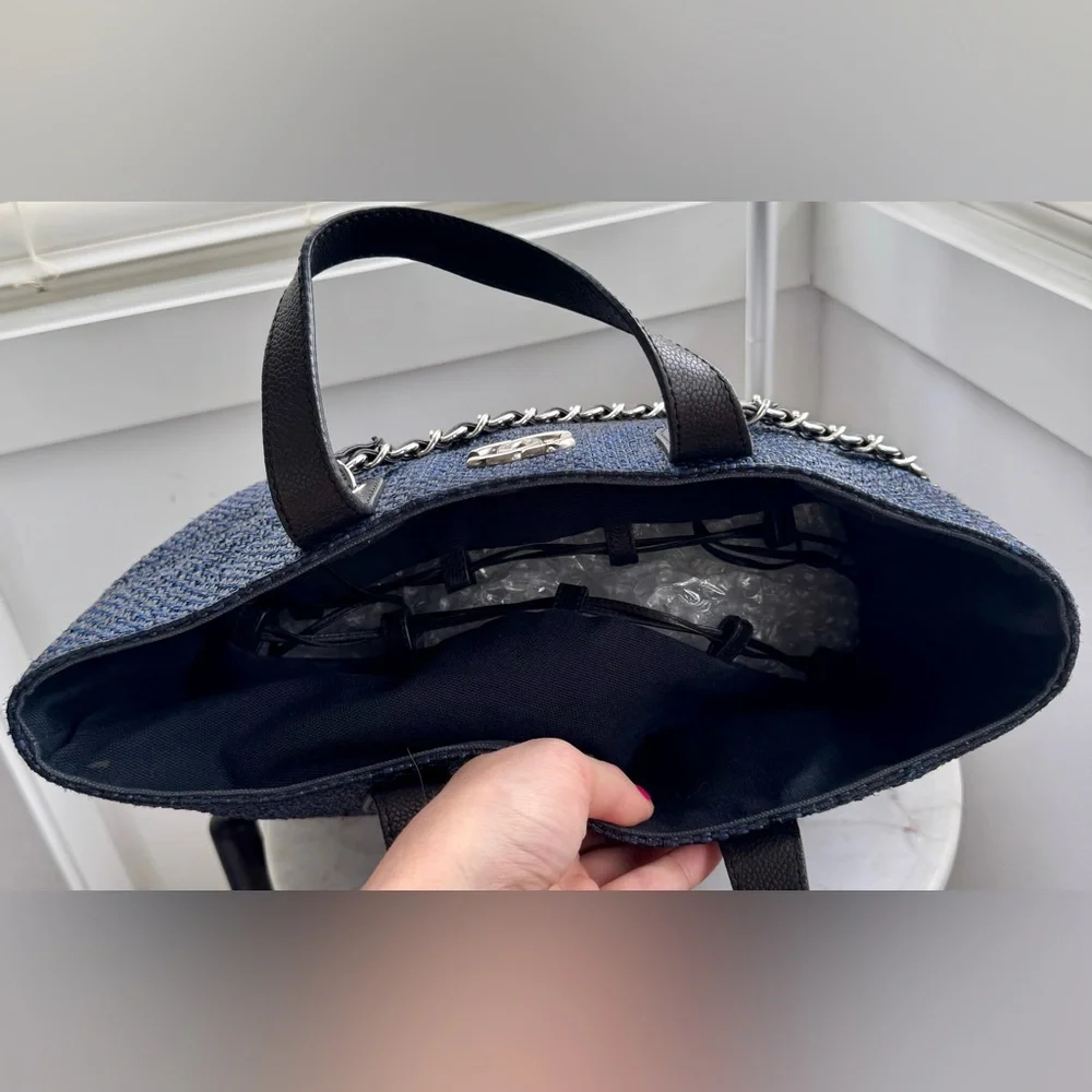 CHANEL Bag - Picture 9 of 15